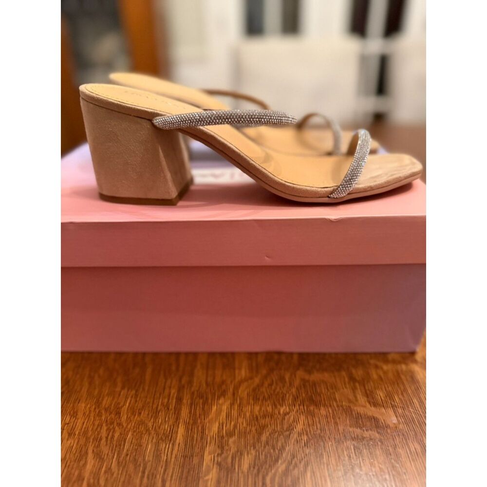 NWT Lisa Vicky Rhinestone Two Strap Block Heel Sandals Nude Size 8 - Picture 4 of 7